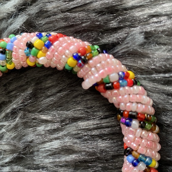 Pale Pink Spiral Colourful Beaded Bangle Bracelet - Picture 8 of 17